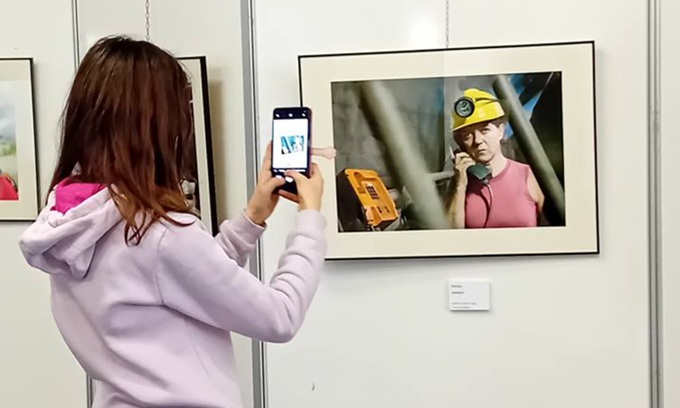 “Donna Faber” a Corsico, i lavori maschili svolti dalle donne: una mostra che sfida gli stereotipi di genere nel mondo del lavoro