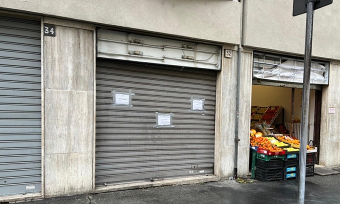 Droga nel minimarket: i carabinieri sequestrano il locale a Corsico
