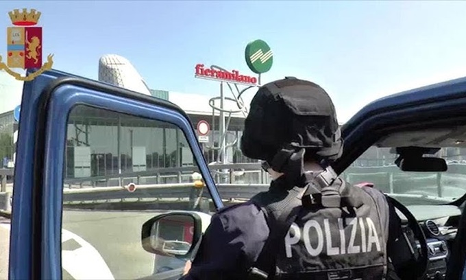 Borseggi al Salone del Mobile e spaccio in centro a Milano: arresti della Polizia
