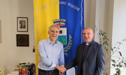 L’incontro tra il sindaco Pozza e don Fabio, nuovo responsabile della Comunità pastorale di Cesano