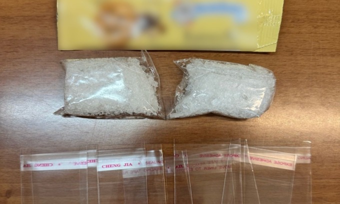 Nasconde la droga nei biscotti: arrestato 38enne in taxi