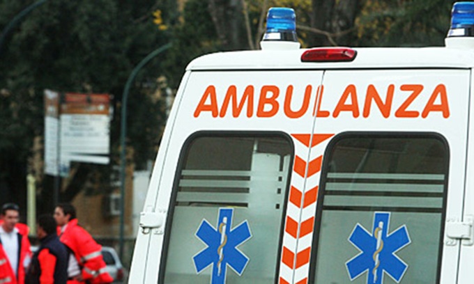 Tragico scontro tra moto e furgone: muore una motociclista di 38 anni