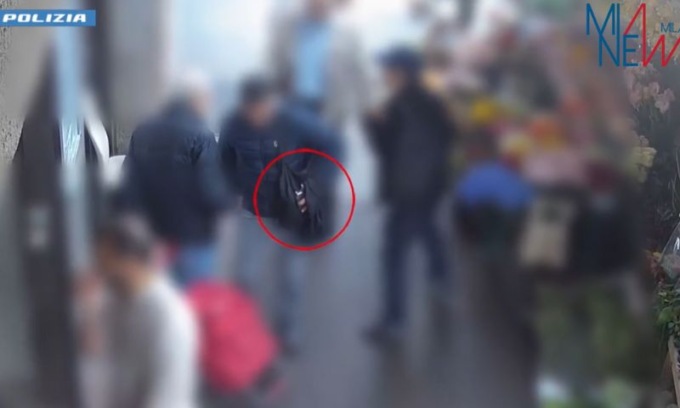 Borseggio sventato a Milano: banda con cuffie wifi cade nella rete della polizia