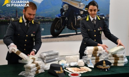 Maxi blitz antidroga nel milanese: scoperti nascondigli artigianali e arrestato un corriere