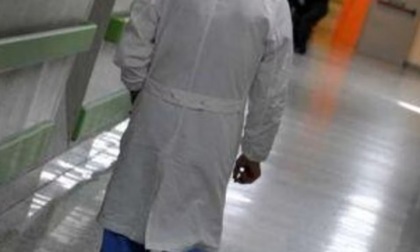 Violenze sessuali e abusi su quattro pazienti: medico arrestato