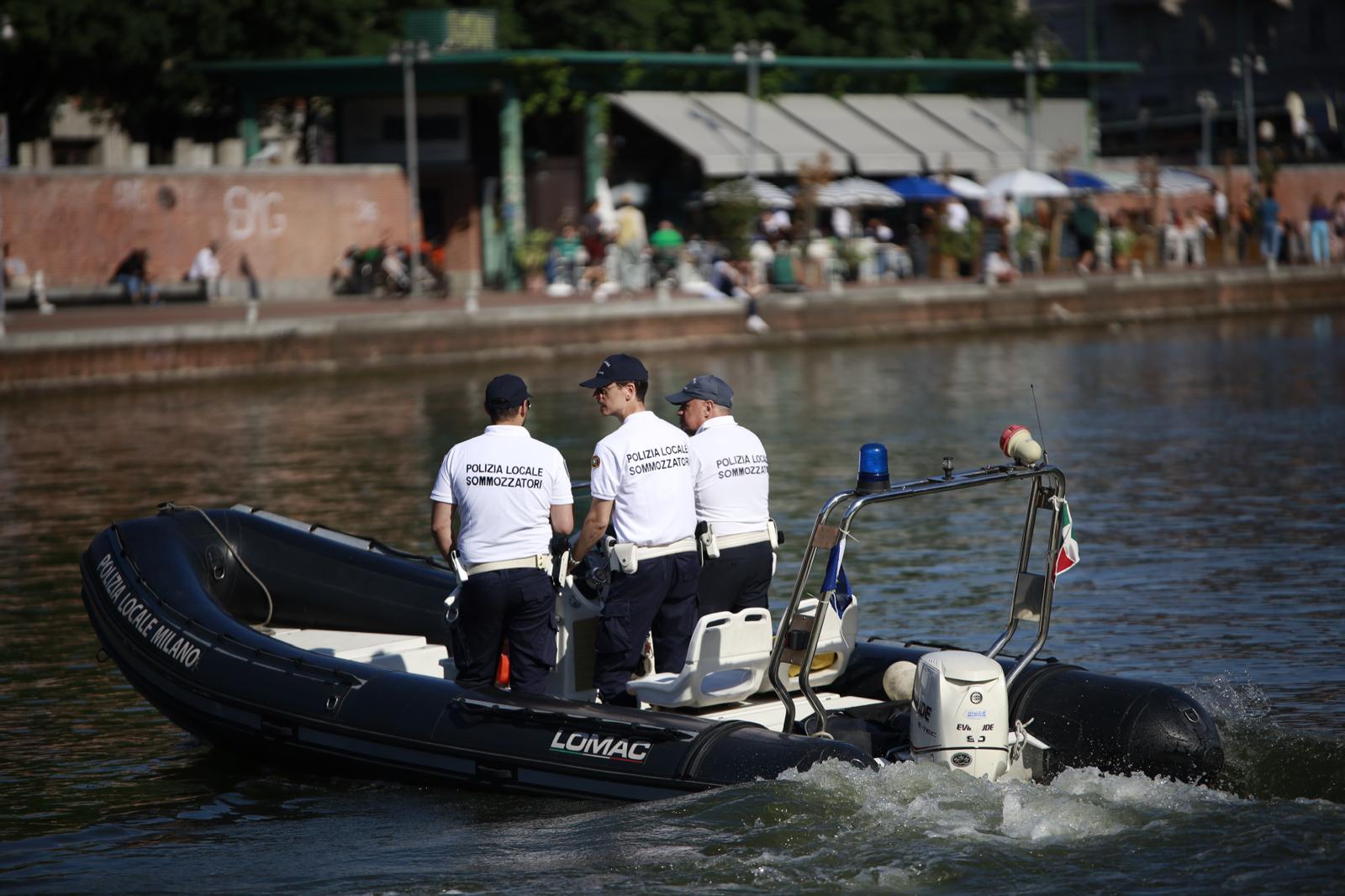 DARSENA, POLIZIA LOCALE: AL VIA SERVIZIO CONTROLLO CON SOMMOZZATORI (FOTO 1)