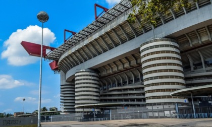 San Siro, scatta l’obbligo di bonifica ambientale: il Comune lo comunica l’ultimo giorno utile. E ora pesa sulla questione dei costi