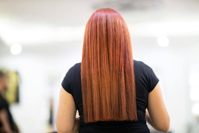 Capelli crespi addio: come il trattamento alla cheratina lisciante può trasformare la tua chioma