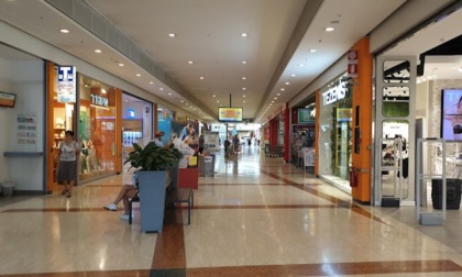 Crisi del Centro "Porte di Milano", Pizzighini (M5S): "Consiglio Comunale aperto e presidi per scongiurare la chiusura dei negozi"