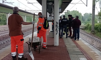 Attraversa i binari in stazione: 19enne travolto e ucciso dal Malpensa Express