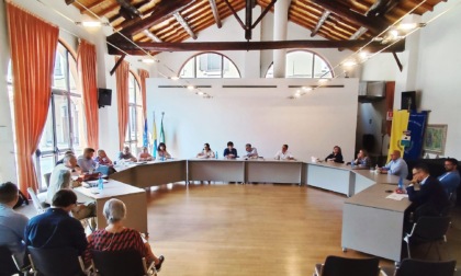 Uno spiraglio per il futuro del centro commerciale a rischio chiusura: riaperto il dialogo a Cesano Boscone