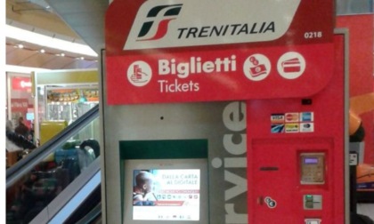 Stazione Centrale, ruba i soldi alle macchinette self-service dei biglietti
