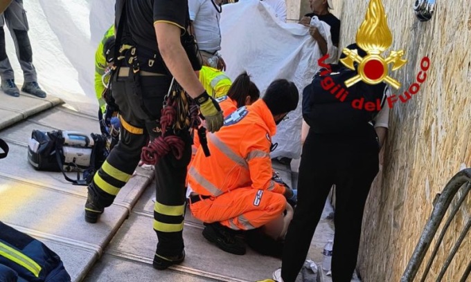 Malore sul Duomo per una turista cinese, salvata dal caldo estremo