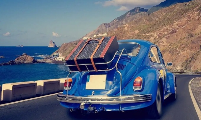 Furti e truffe agli anziani d’estate: i consigli per una vacanza sicura (per tutti)