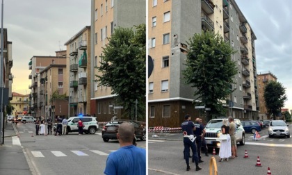 Cede una porzione di muro della facciata a Corsico: intervento dei Vigili del Fuoco