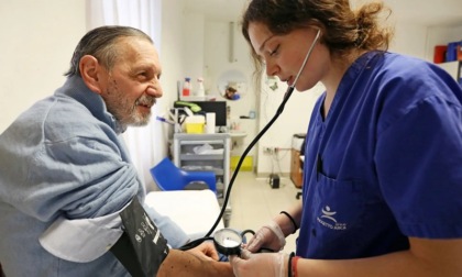 Il centro di Progetto Arca "Post Acute Homeless", letti e cure per chi non ha una casa ed è stato dimesso dagli ospedali