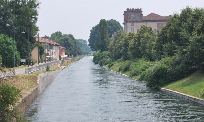 Acque pericolose nel Naviglio, non balneabili: il Comune di Assago rinnova l’appello a non tuffarsi nei canali