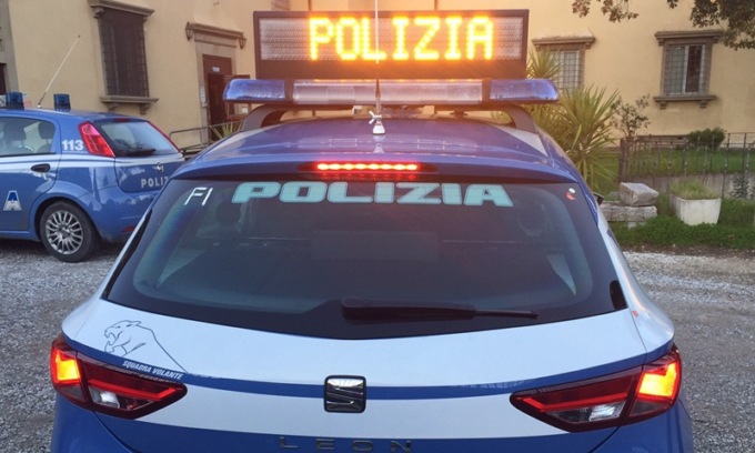 Cocaina nascosta sotto lo sportello: fermato 57enne a Milano