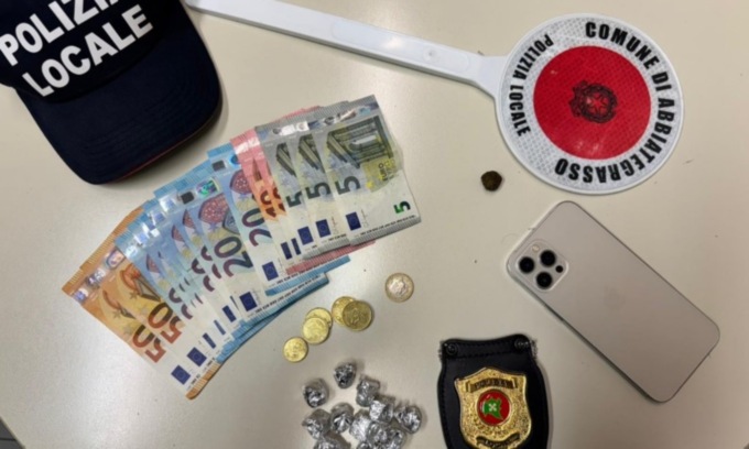 Droga al parco: altro spacciatore in manette ad Abbiategrasso