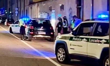 Rozzano, minorenne in stato di alterazione fermato nella notte: insulti e resistenza alla polizia