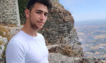 L'ultimo saluto a Giuseppe Cacciatore, 25enne morto in un tragico incidente a Buccinasco