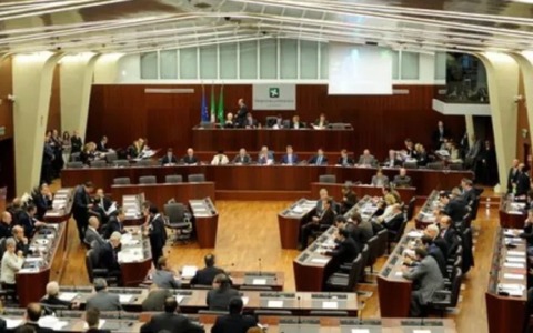 La destra affossa la legge popolare del Pd contro la privatizzazione della sanità lombarda