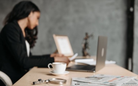 Milano rilancia il lavoro femminile: un bando per reinserire 25 donne nel mercato