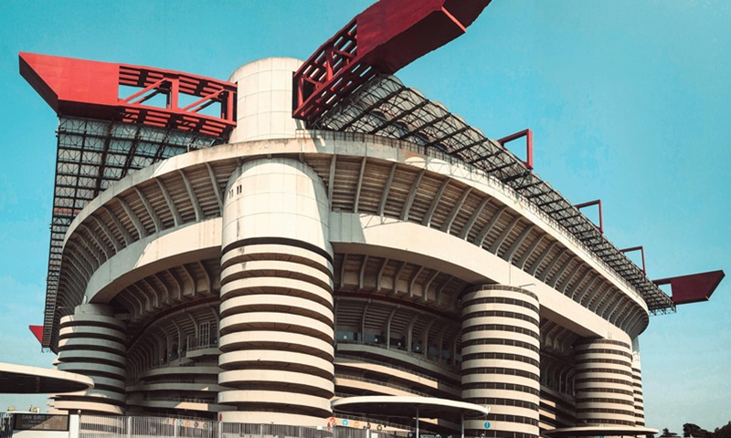 San Siro, il Comune riduce il contributo: niente fondi per la demolizione del Meazza