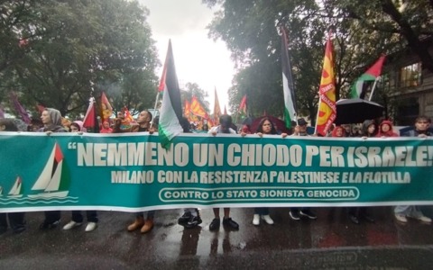 Partito il corteo dello sciopero generale per Gaza e per la Palestina: migliaia in manifestazione