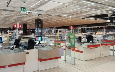 Iper Tosano subentra al Bennet di Cesano. Il sindaco: “Una nuova fase di rilancio per il centro commerciale Porte di Milano”