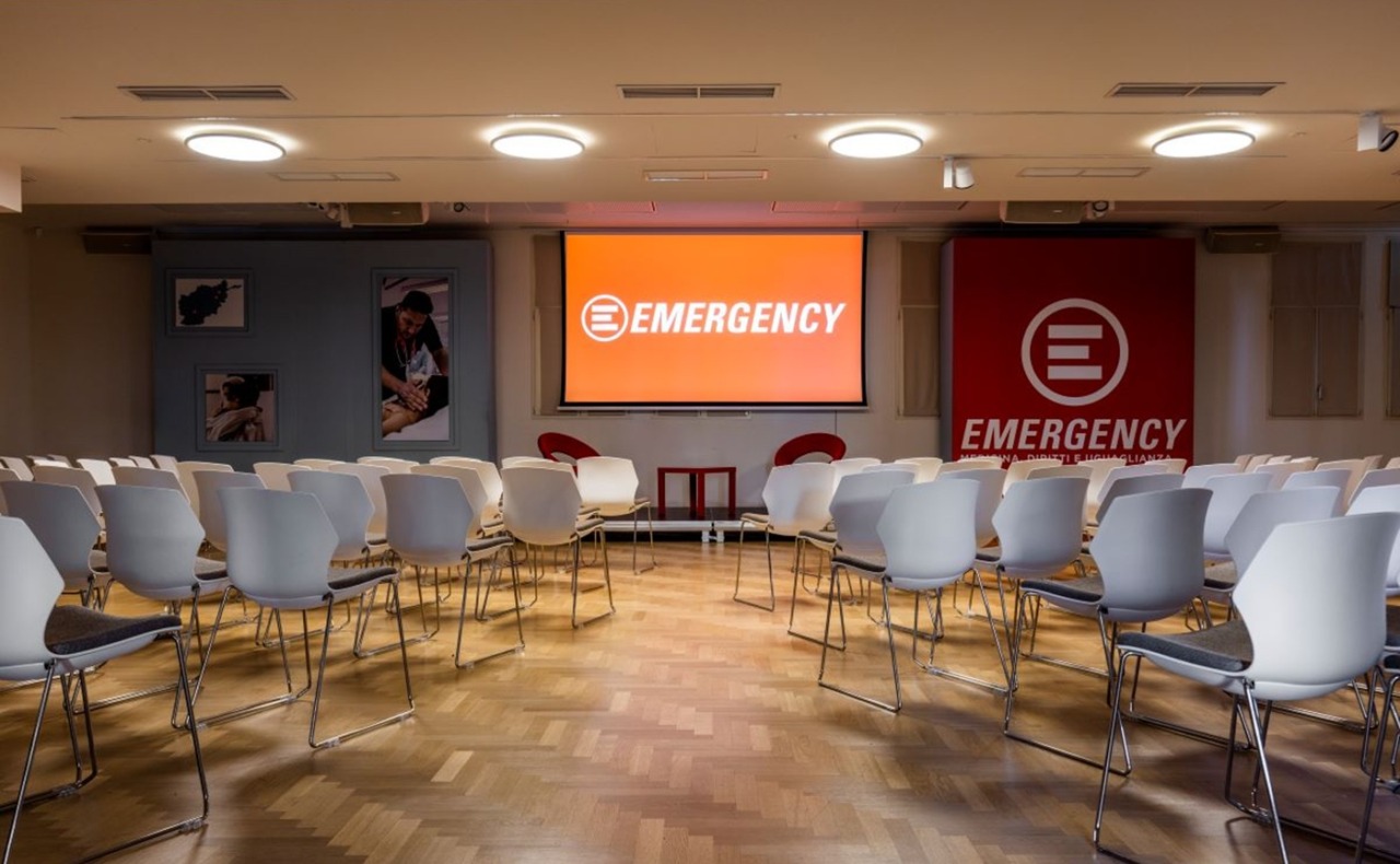 Dal 6 novembre a Casa Emergency torna il ciclo di incontri “Trovare le parole”: libri e podcast per R1PUD1ARE la guerra