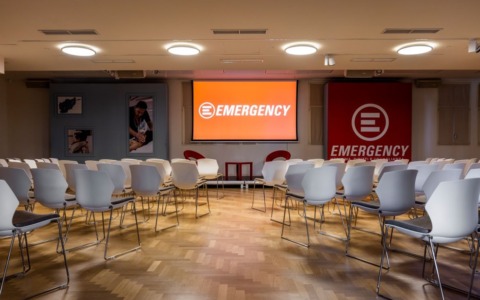 Dal 6 novembre a Casa Emergency torna il ciclo di incontri “Trovare le parole”: libri e podcast per R1PUD1ARE la guerra
