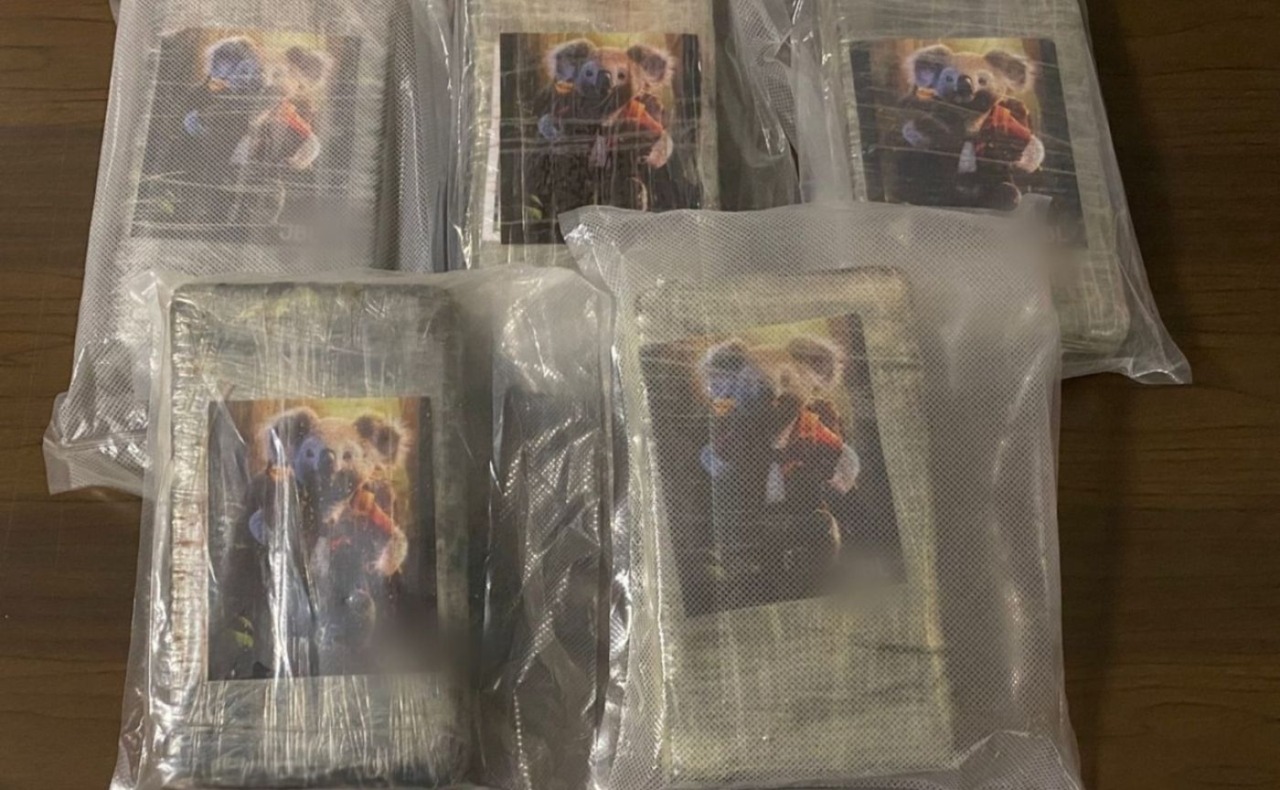 San Giuliano Milanese, scoperti oltre 5 chili di cocaina nel doppiofondo di un’auto: arrestato un 34enne