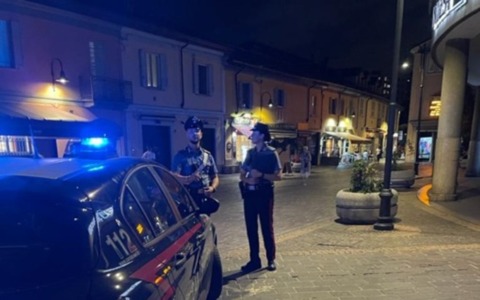 Controlli serali straordinari dei Carabinieri nelle aree del centro e in via Cavour a Corsico: segnalati due giovani per droga