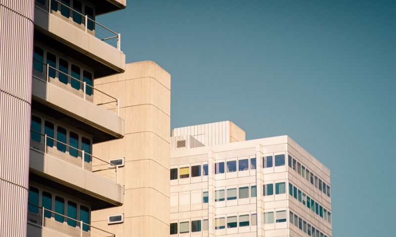 Milano, oltre mille edifici a rischio abusivismo: l’allarme delle Famiglie Sospese
