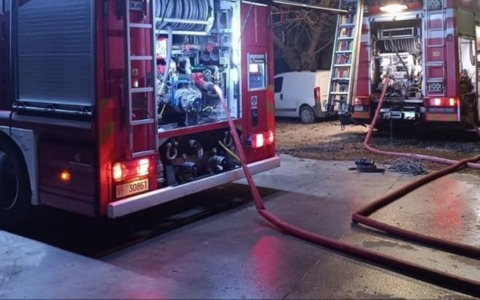 Si rompe una tubatura nella notte in zona Famagosta a Milano: fango e acqua fino a 20 centimetri sulle strade