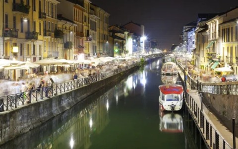 Notte di paura in Darsena: 18enne tunisino armato di machete ferisce due connazionali, poi viene pestato e arrestato