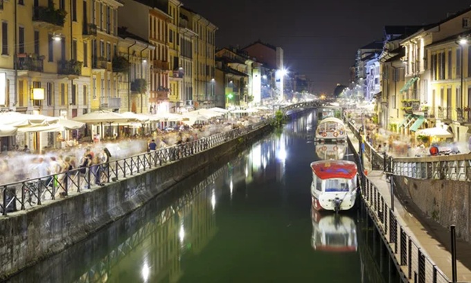 Notte di paura in Darsena: 18enne tunisino armato di machete ferisce due connazionali, poi viene pestato e arrestato