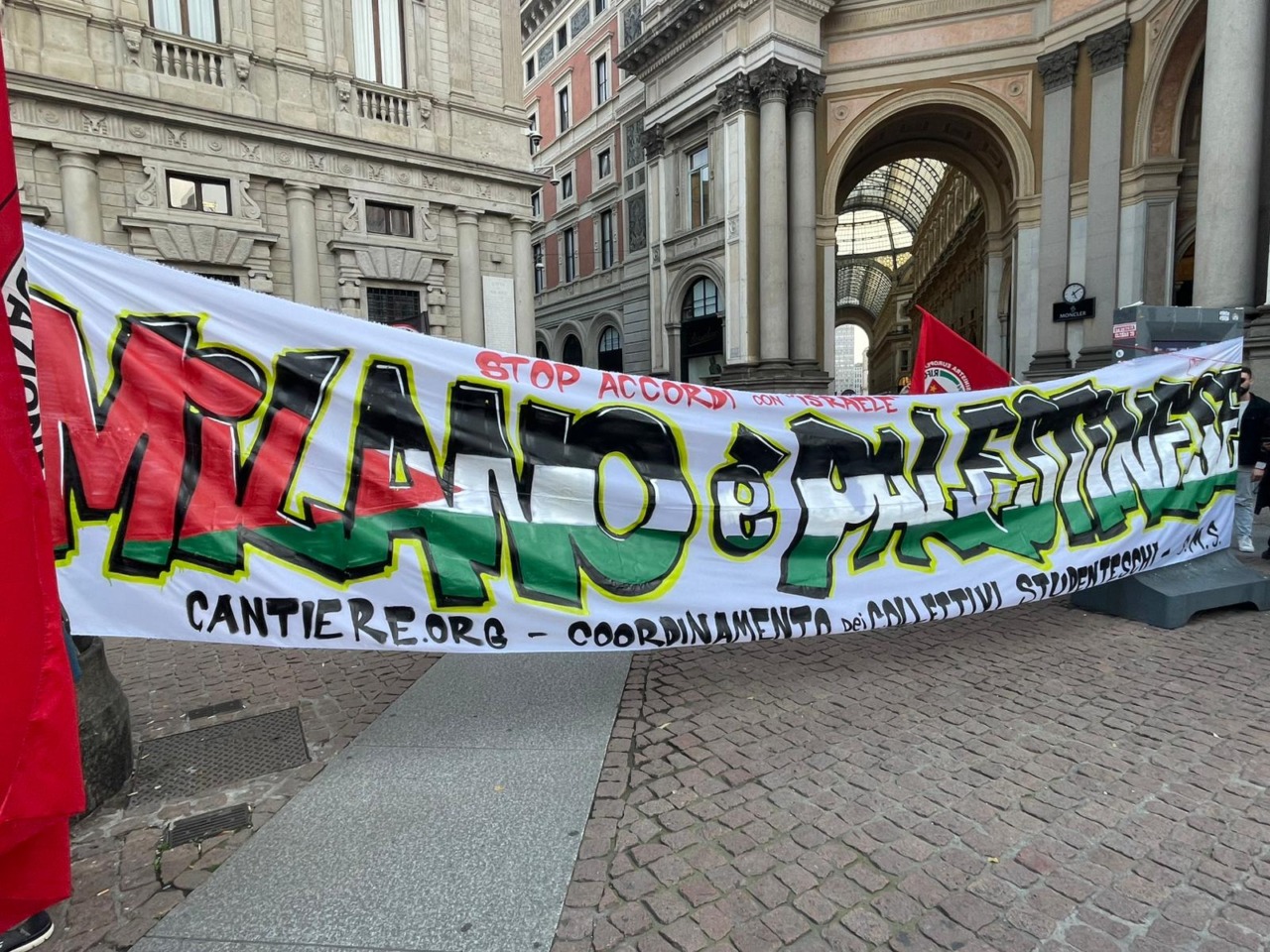 Milano, scontro sul gemellaggio con Tel Aviv: aula sospesa e proteste fuori e dentro Palazzo Marino