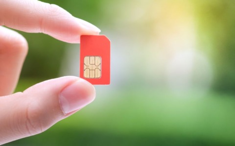 Truffe online e sim fantasma: chiuso un negozio di telefonia a Milano