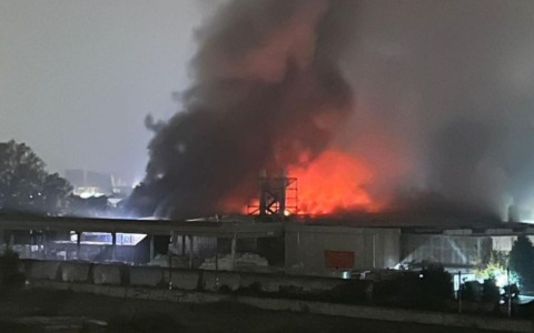 Incendio Synextra a Corsico: nessun valore critico nell’aria secondo Arpa Lombardia