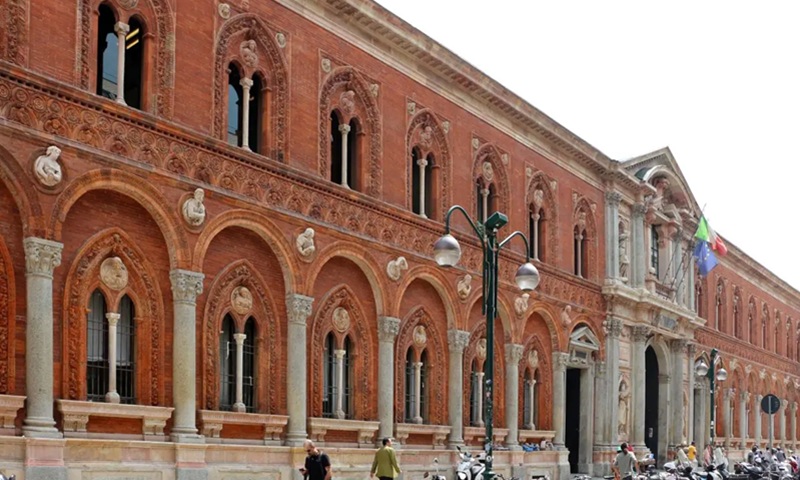 Studente 28enne molesta la compagna di università: scatta il divieto di avvicinamento