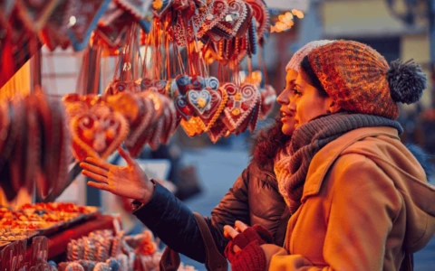 L’aria di Natale invade Milano con il Mercatino di piazza Duomo