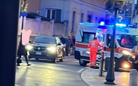 Vigilessa della Polizia Locale ferma monopattino contromano e viene aggredita