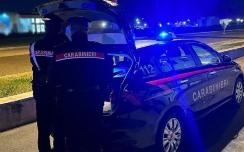 Pusher 20enne arrestato per spaccio a Rozzano: trovate 42 dosi di cocaina