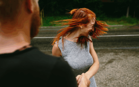 Controllo, identità ferita e vulnerabilità emotiva