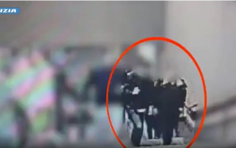 Ruba portafogli e cellulari tra i passeggeri della metropolitana: arrestato a San Babila un 33enne cileno