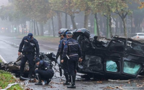 Svolta nelle indagini sull’incidente di viale Fulvio Testi: il 20enne non guidava. II video lo mostrano mentre tenta di salvare gli amici