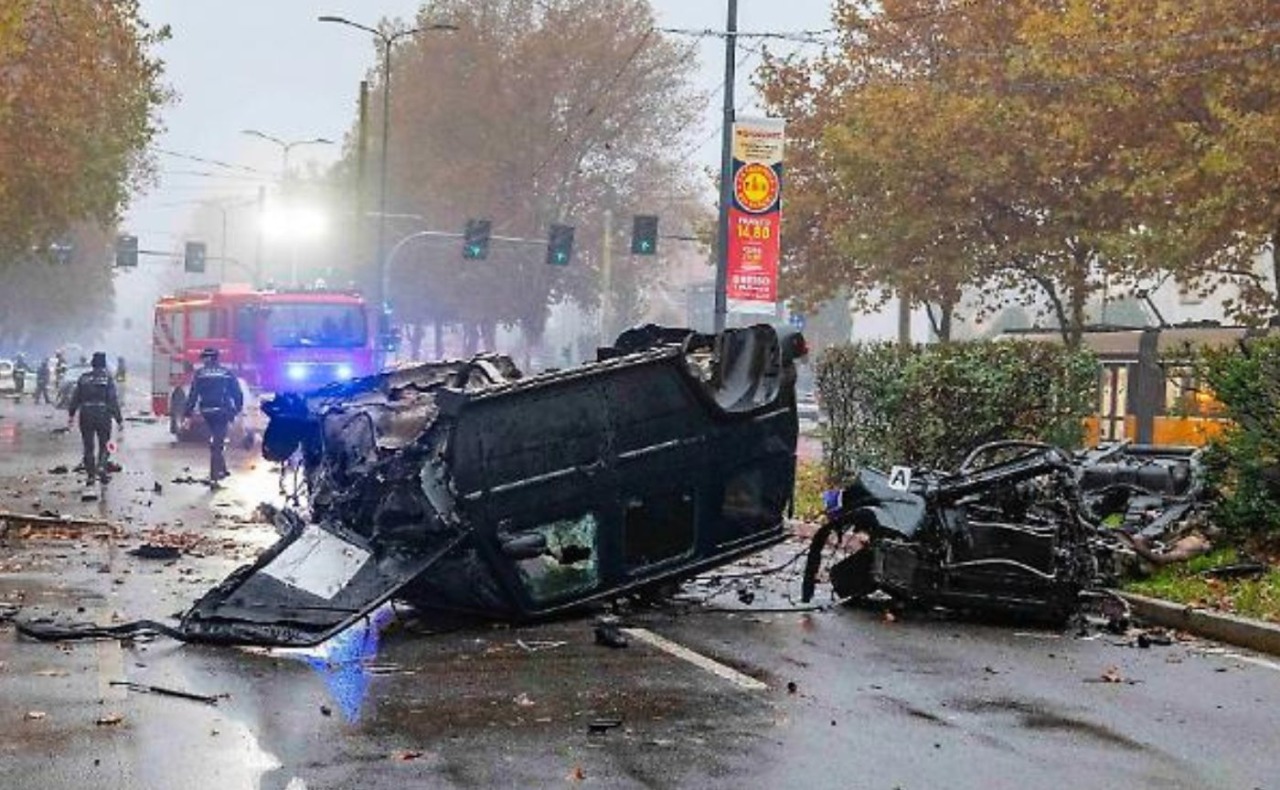 Scontro tragico all’alba in viale Fulvio Testi: giovane muore, il conducente del Suv si finge soccorritore