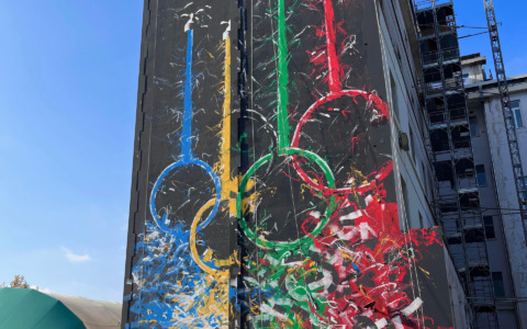 Milano, inaugurato al Niguarda il murale olimpico che unisce arte, sport e comunità